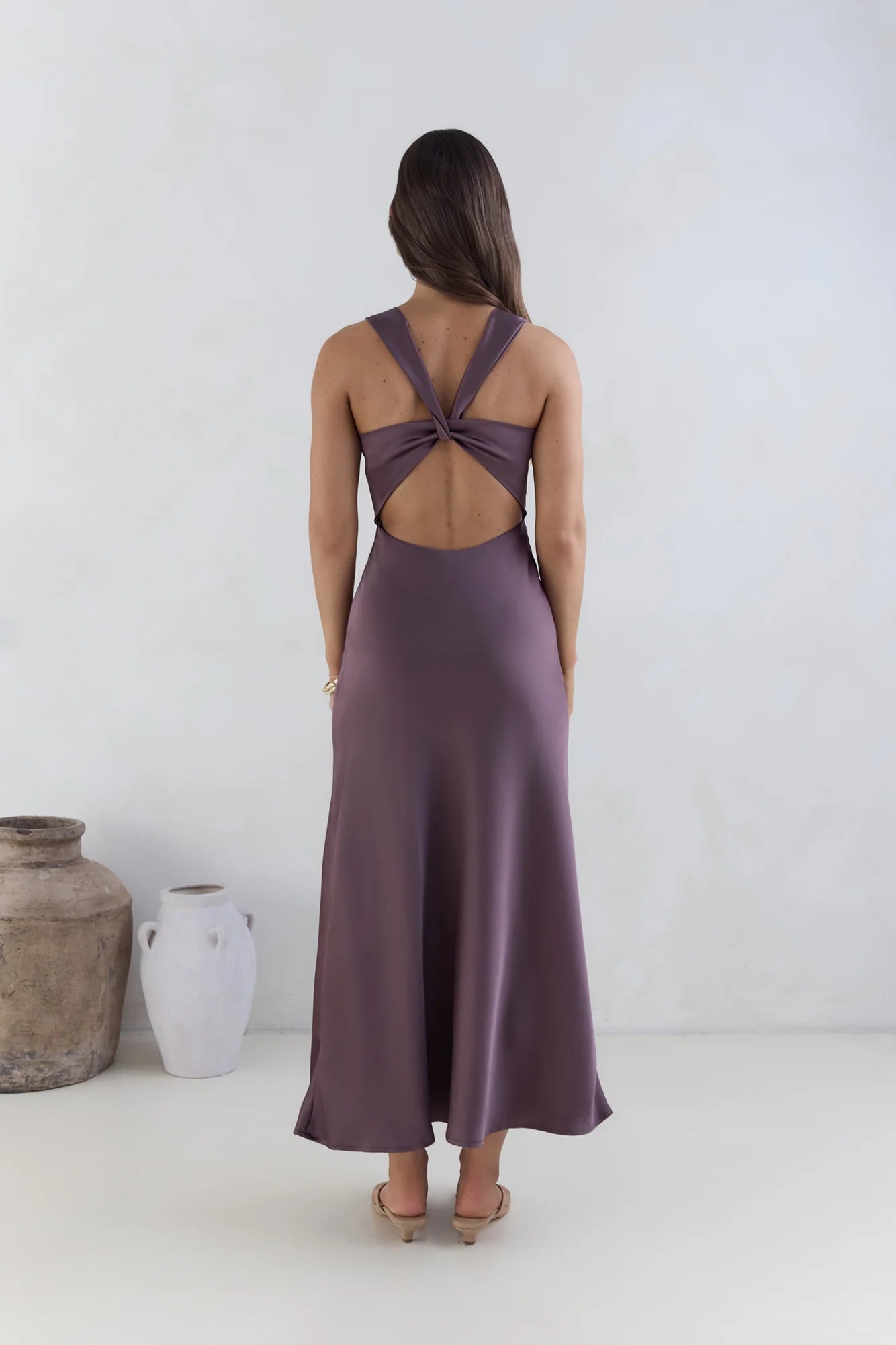 Vestido Weitese clásico de satén con cuello torcido, morado, para fiesta, con espalda cruzada abierta, sin mangas, maxivestido